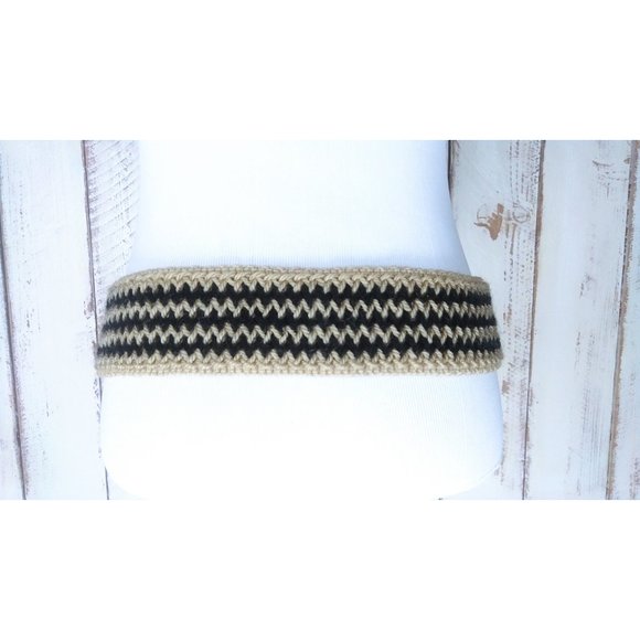 80s enamel buckle wide crochet knit stretch belt - Picture 3 of 3